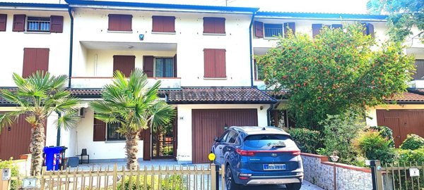 casa indipendente in vendita a Sissa Trecasali in zona Viarolo