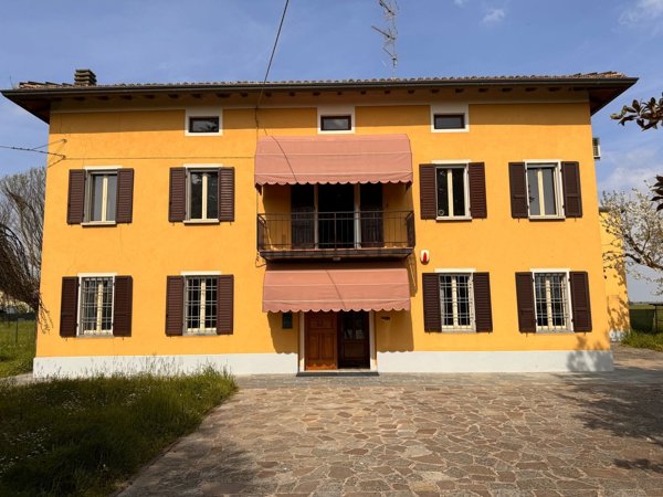 casa indipendente in vendita a Sissa Trecasali in zona Sissa