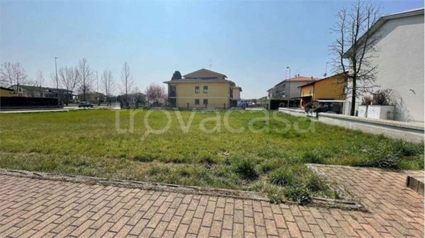 casa indipendente in vendita a Sissa Trecasali in zona Sissa