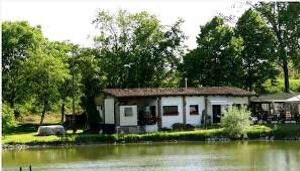 negozio in vendita a Sissa Trecasali in zona Sissa