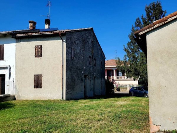 casa indipendente in vendita a Sissa Trecasali in zona Trecasali
