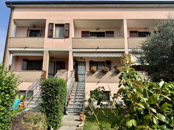 casa indipendente in vendita a Sissa Trecasali in zona Trecasali