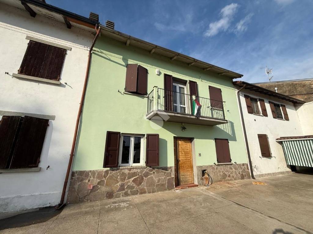 casa indipendente in vendita a Sissa Trecasali in zona Casalfoschino