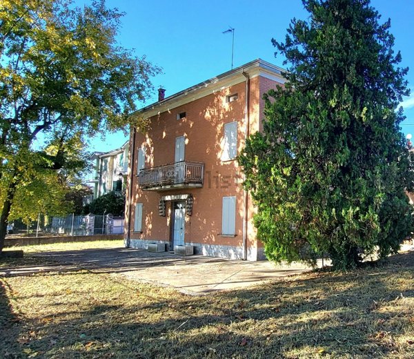 casa indipendente in vendita a Sissa Trecasali in zona Viarolo