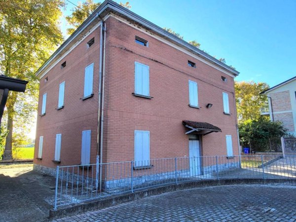 casa indipendente in vendita a Sissa Trecasali in zona Viarolo