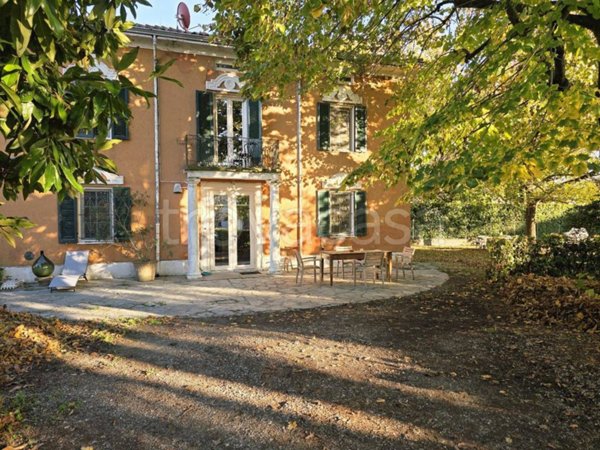 casa indipendente in vendita a Sissa Trecasali in zona Sissa