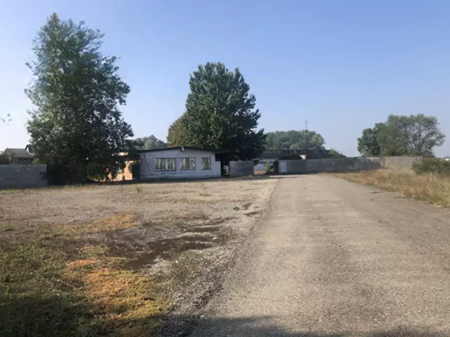 capannone in vendita a Sissa Trecasali in zona Sissa