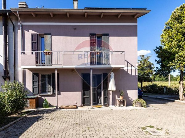 casa indipendente in vendita a Sissa Trecasali in zona San Nazzaro