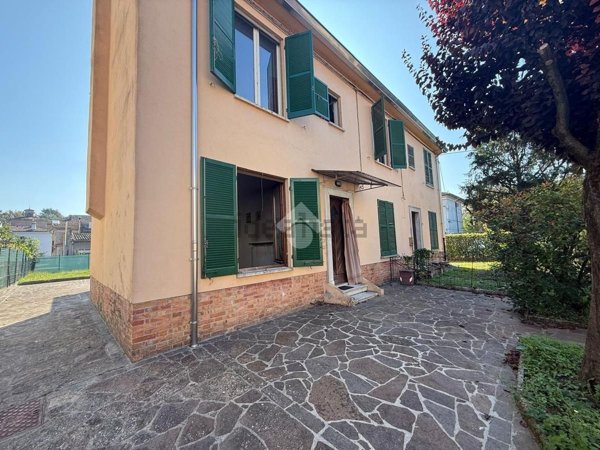 casa indipendente in vendita a Sissa Trecasali in zona Sissa