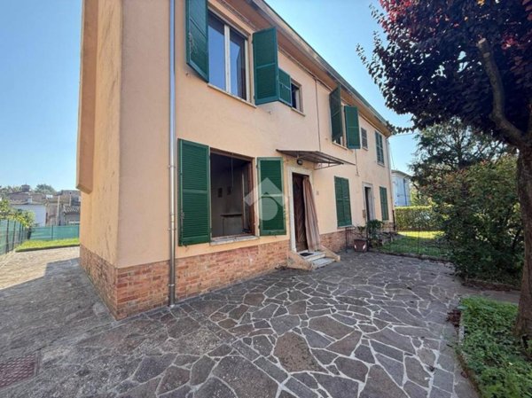 casa indipendente in vendita a Sissa Trecasali in zona Sissa