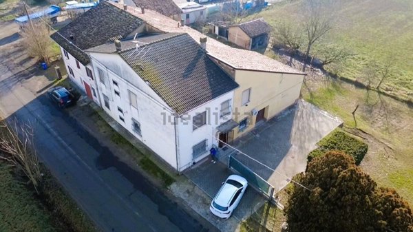 casa indipendente in vendita a Sissa Trecasali in zona San Nazzaro