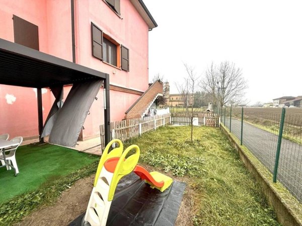 appartamento in vendita a Sissa Trecasali in zona Trecasali