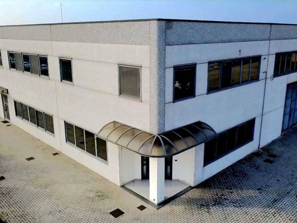 locale commerciale in vendita a Sissa Trecasali in zona Sissa