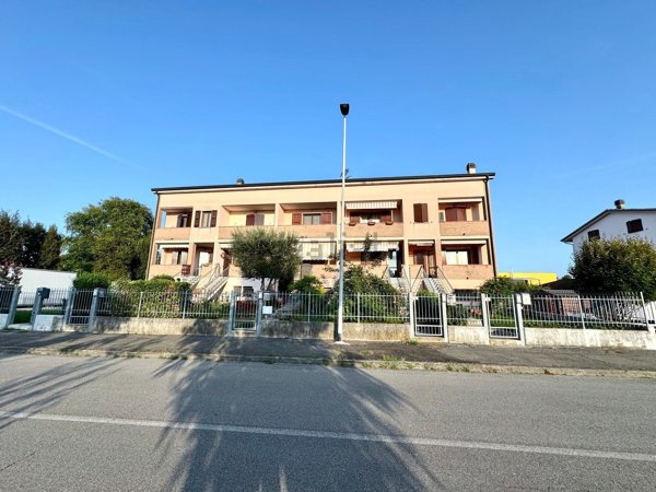 casa indipendente in vendita a Sissa Trecasali in zona Trecasali