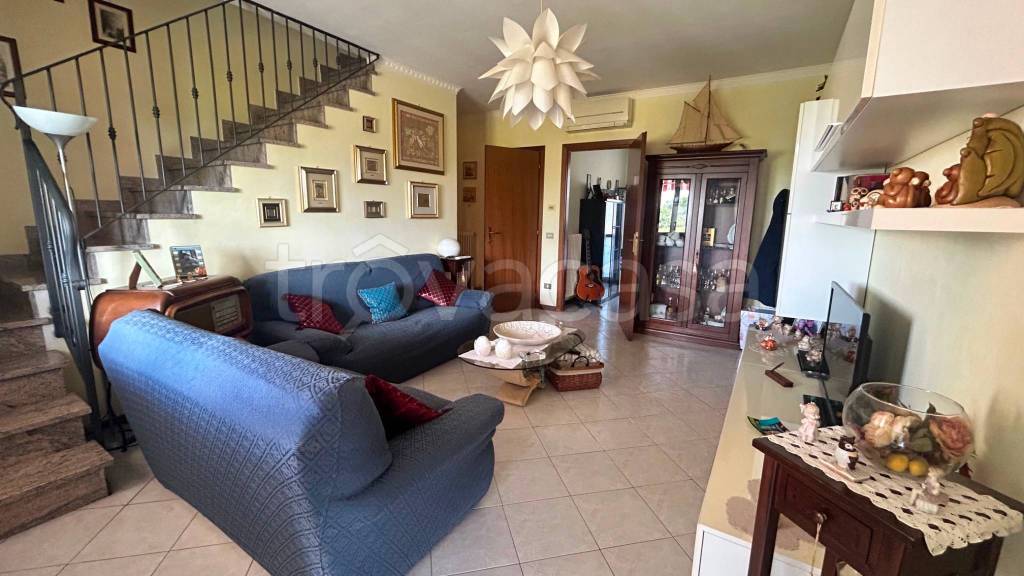 casa indipendente in vendita a Sissa Trecasali in zona Trecasali