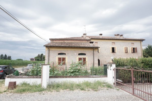 appartamento in vendita a Sissa Trecasali in zona Borgonovo