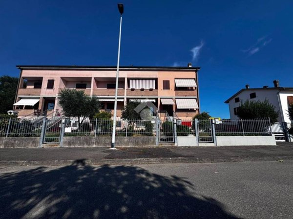casa indipendente in vendita a Sissa Trecasali in zona Trecasali
