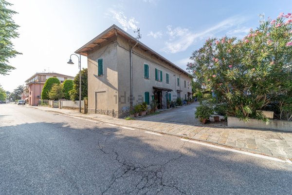 casa indipendente in vendita a Sissa Trecasali in zona Sissa