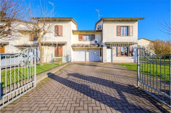 casa indipendente in vendita a Sissa Trecasali in zona Gramignazzo