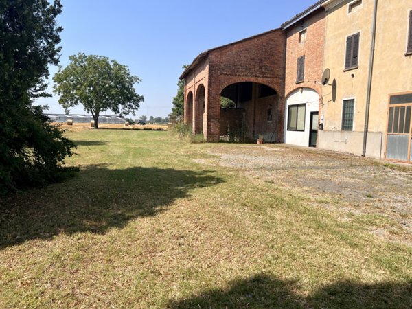casa indipendente in vendita a Sissa Trecasali in zona Sissa