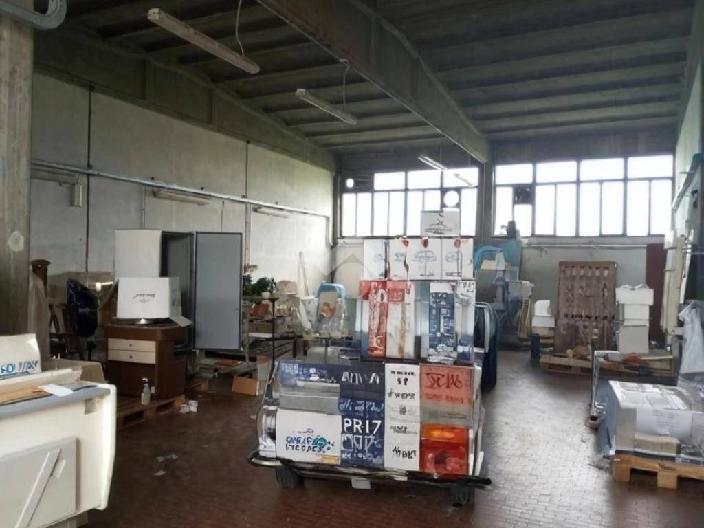 locale commerciale in vendita a Sissa Trecasali in zona Gramignazzo