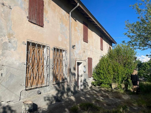 casa indipendente in vendita a Polesine Zibello in zona Pieveottoville