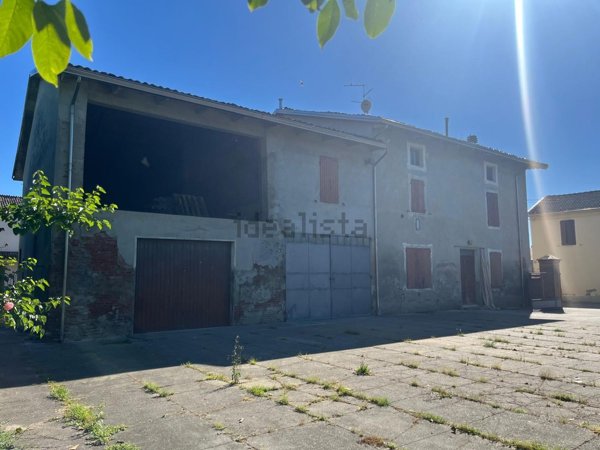 appartamento in vendita a Polesine Zibello in zona Pieveottoville