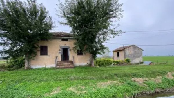 casa indipendente in vendita a Polesine Zibello in zona Polesine Parmense