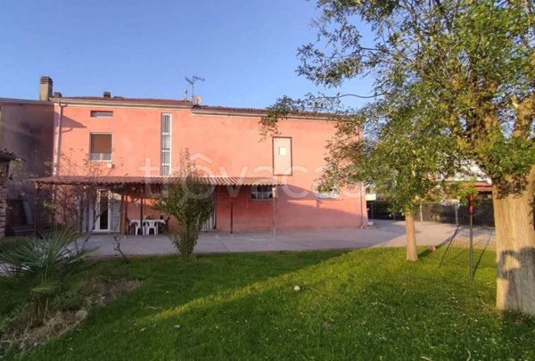 casa indipendente in vendita a Polesine Zibello