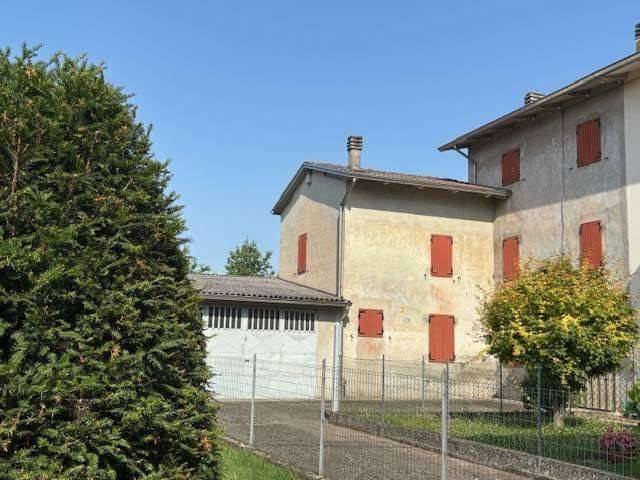 casa indipendente in vendita a Polesine Zibello in zona Pieveottoville