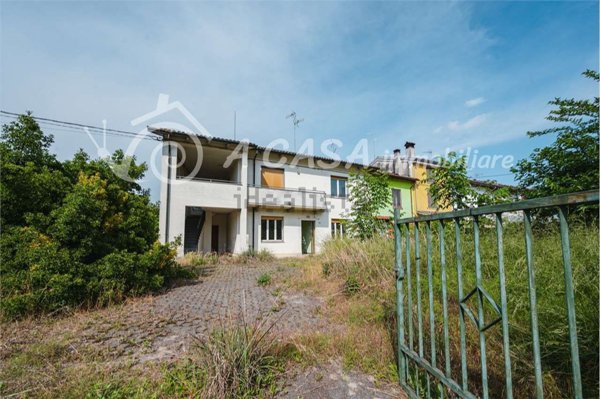 casa indipendente in vendita a Polesine Zibello in zona Polesine Parmense