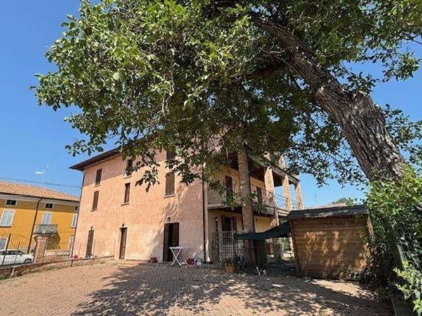 appartamento in vendita a Polesine Zibello in zona Polesine Parmense