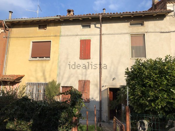 casa indipendente in vendita a Polesine Zibello in zona Pieveottoville