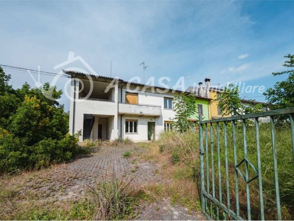 casa indipendente in vendita a Polesine Zibello in zona Polesine Parmense