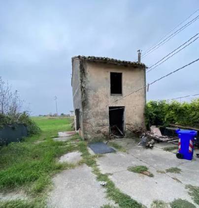 casa indipendente in vendita a Polesine Zibello in zona Polesine Parmense