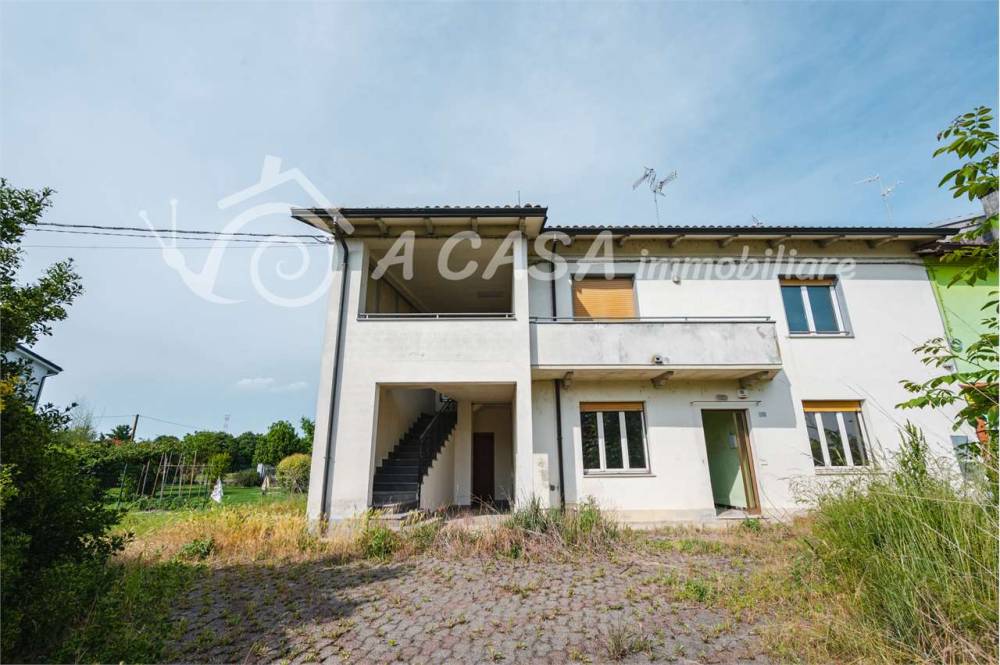 casa indipendente in vendita a Polesine Zibello in zona Polesine Parmense