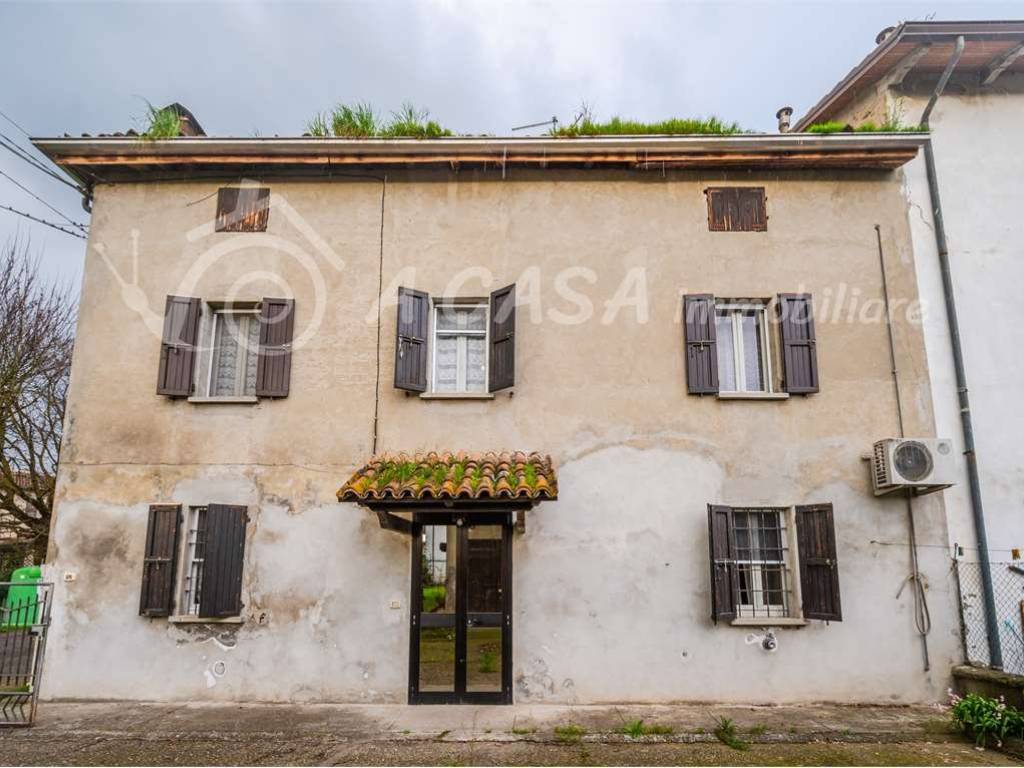 casa indipendente in vendita a Polesine Zibello in zona Santa Croce