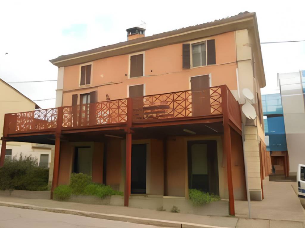 negozio in vendita a Polesine Zibello in zona Pieveottoville