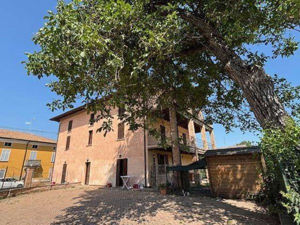 appartamento in vendita a Polesine Zibello in zona Polesine Parmense