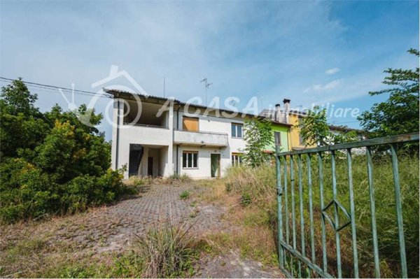 casa indipendente in vendita a Polesine Zibello in zona Polesine Parmense