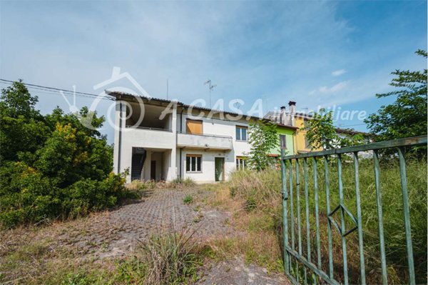 casa indipendente in vendita a Polesine Zibello