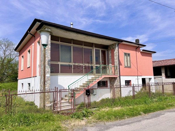 casa indipendente in vendita a Polesine Zibello in zona Ongina