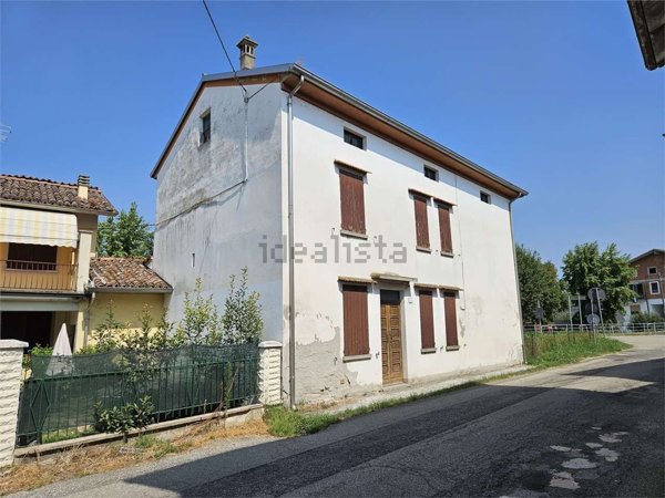 casa semindipendente in vendita a Polesine Zibello