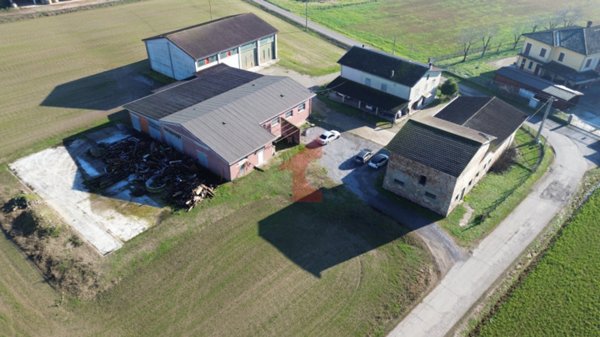 casa indipendente in vendita a Polesine Zibello in zona Zibello