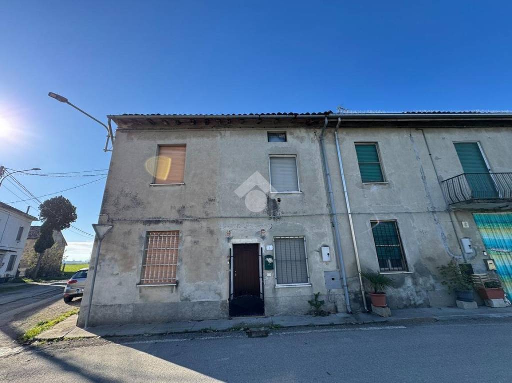 casa indipendente in vendita a Polesine Zibello in zona Santa Croce