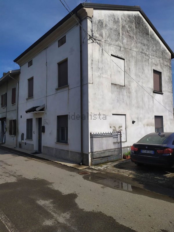casa indipendente in vendita a Polesine Zibello