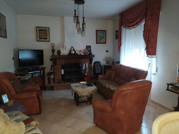 casa indipendente in vendita a Polesine Zibello