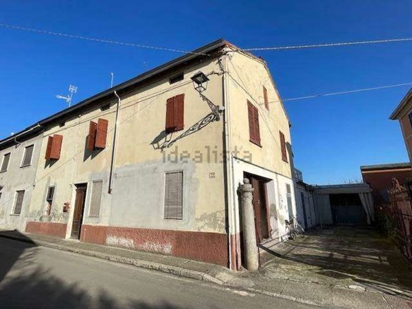 casa indipendente in vendita a Polesine Zibello in zona Pieveottoville