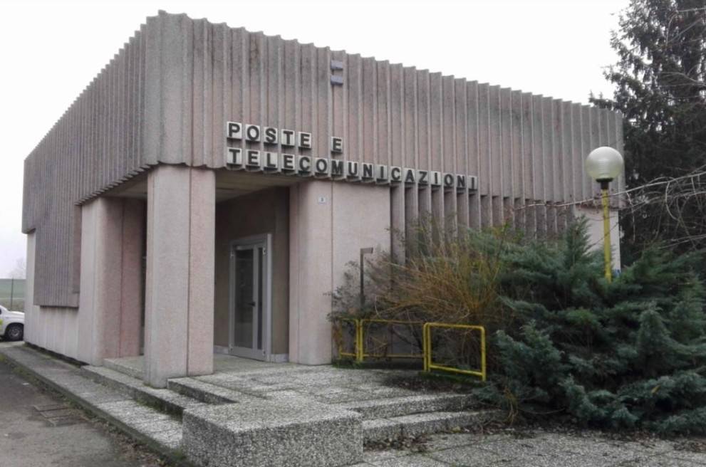 locale commerciale in vendita a Polesine Zibello in zona Pieveottoville