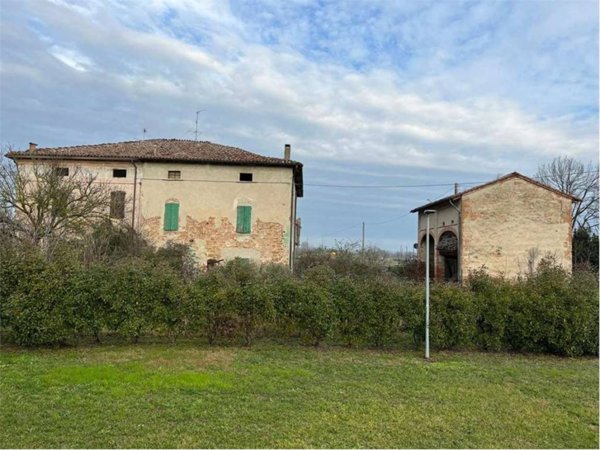 casa indipendente in vendita a Polesine Zibello in zona Santa Croce